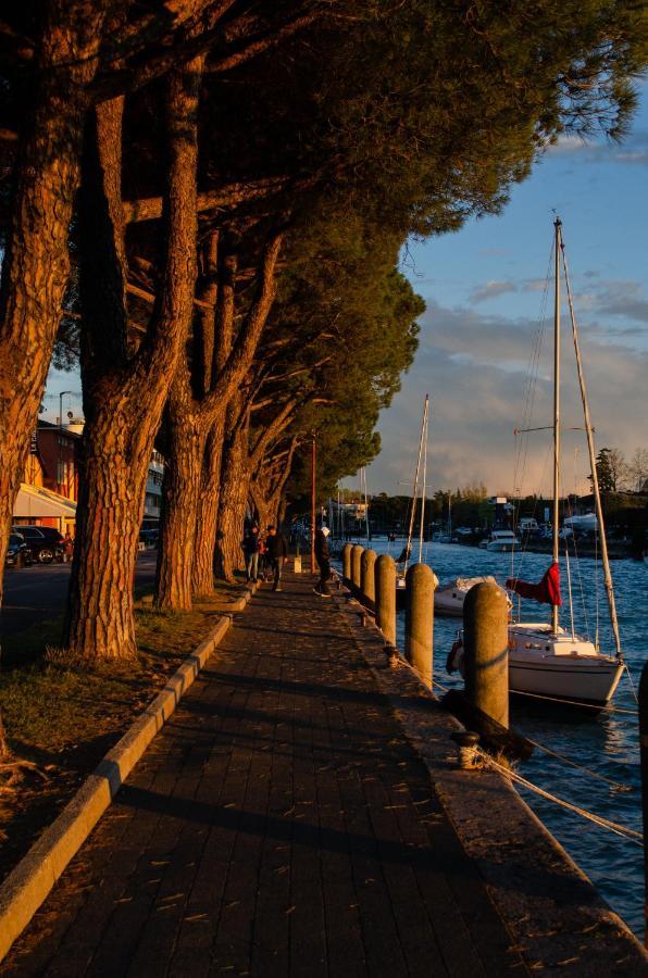 Luminoso * Peschiera del Garda